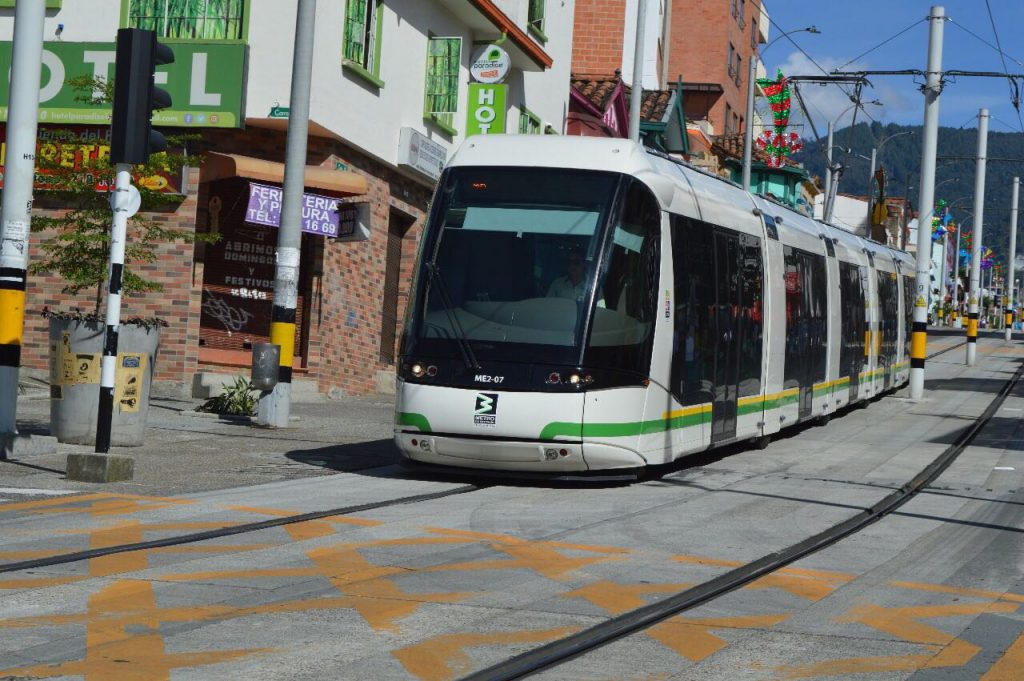 ¿Qué lugares visitar en Medellín? Tranvía Ayacucho 