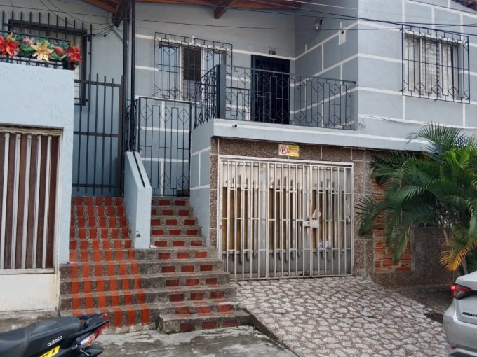 413AP Alquiler de apartamento en Medellín, sector guayabal, barrio campo amor, 4 habitaciones, amoblado.