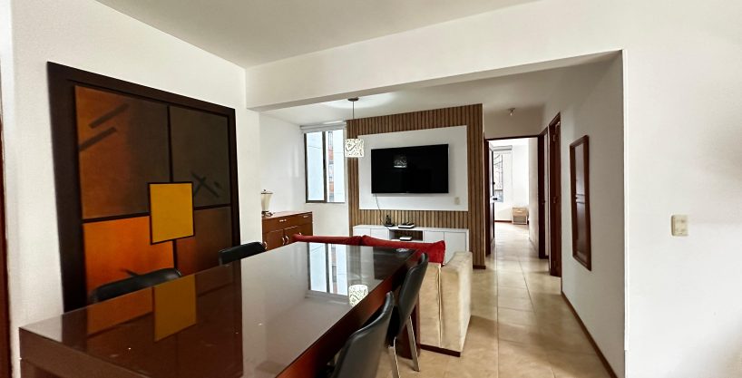 417AP Alquiler de apartamento en Medellín, sector El Poblado, barrio oviedo, 3 habitaciónes, AMOBLADO .