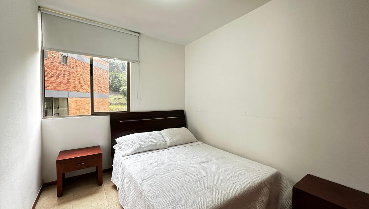 417AP Alquiler de apartamento en Medellín, sector El Poblado, barrio oviedo, 3 habitaciónes, AMOBLADO . (7)